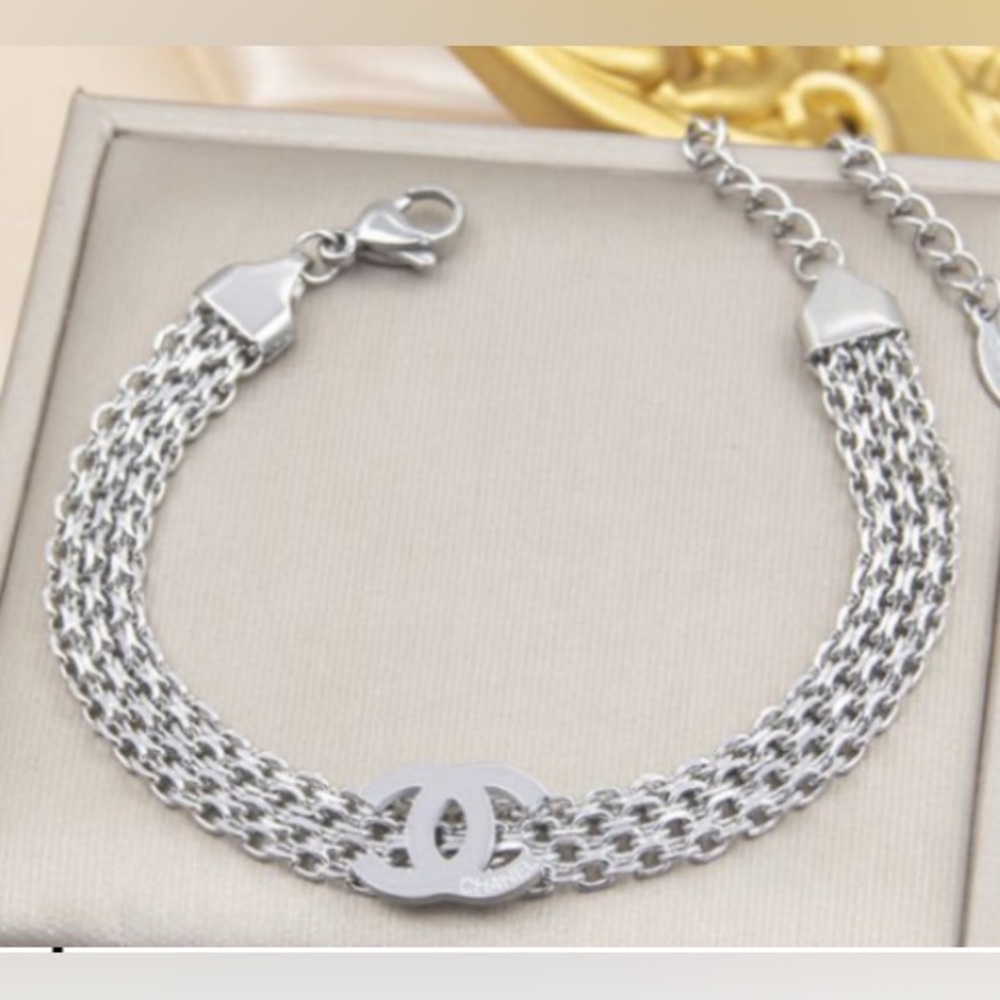 High Fashion Chain Stainless Steel Bracelet - Picture 2 of 2